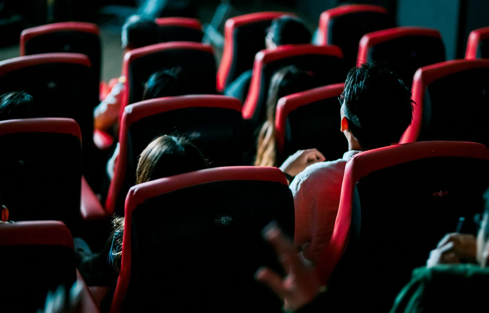 Plongée dans le cinéma québécois : les films et réalisateurs qui bousculent les codes