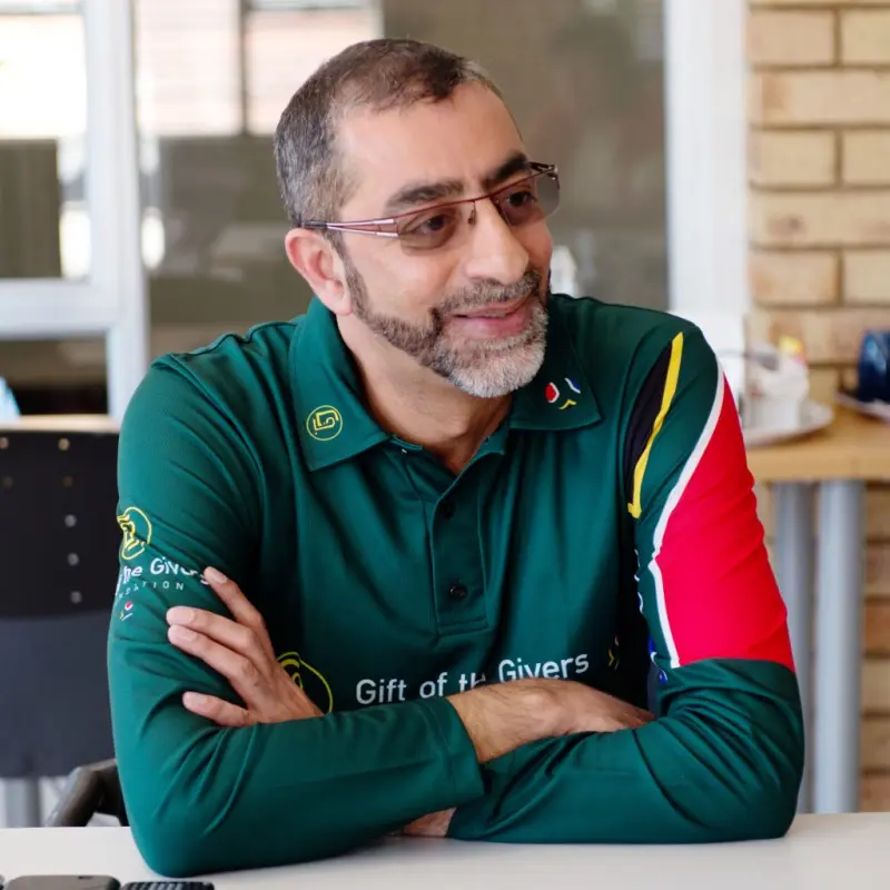 Dr. Imtiaz Sooliman: Un símbolo mundial del compromiso humanitario