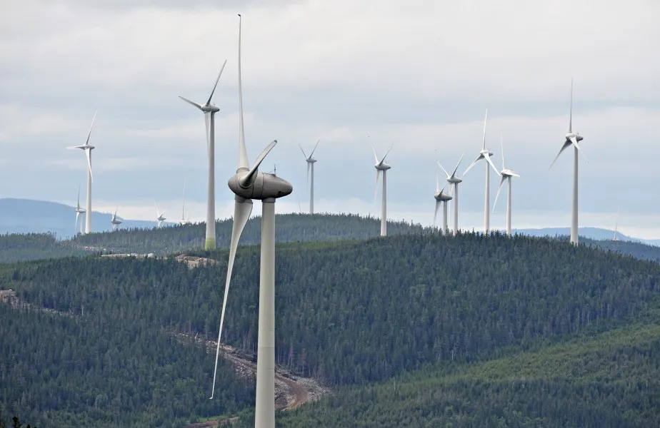L’aventure énergétique N’tsi : quand la Première Nation de Kluane illumine le Nord avec un vent autochtone