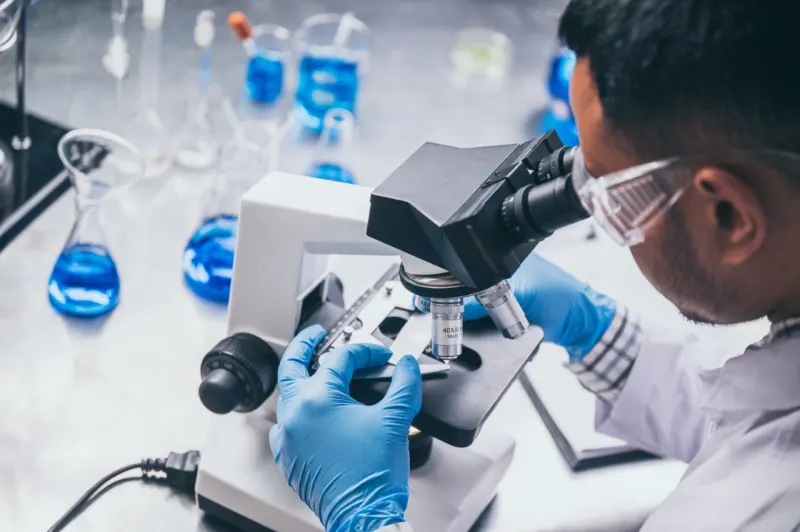 Canada : au printemps 2026, la recherche médicale avance à petits pas décisifs