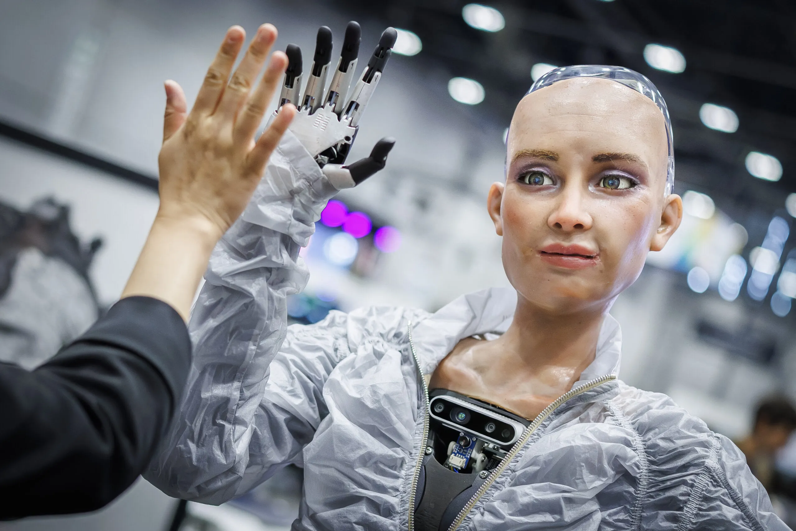 Inteligencia artificial que comienza a comprender las emociones humanas.