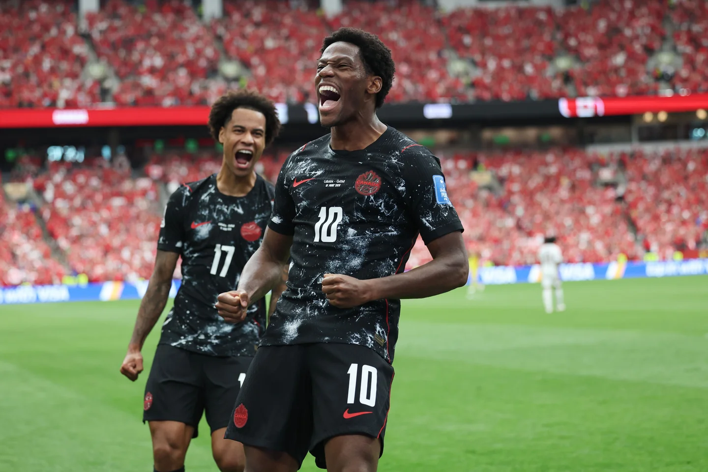 Première victoire historique du Canada en Coupe du monde, 6-0 contre le Qatar au BC
