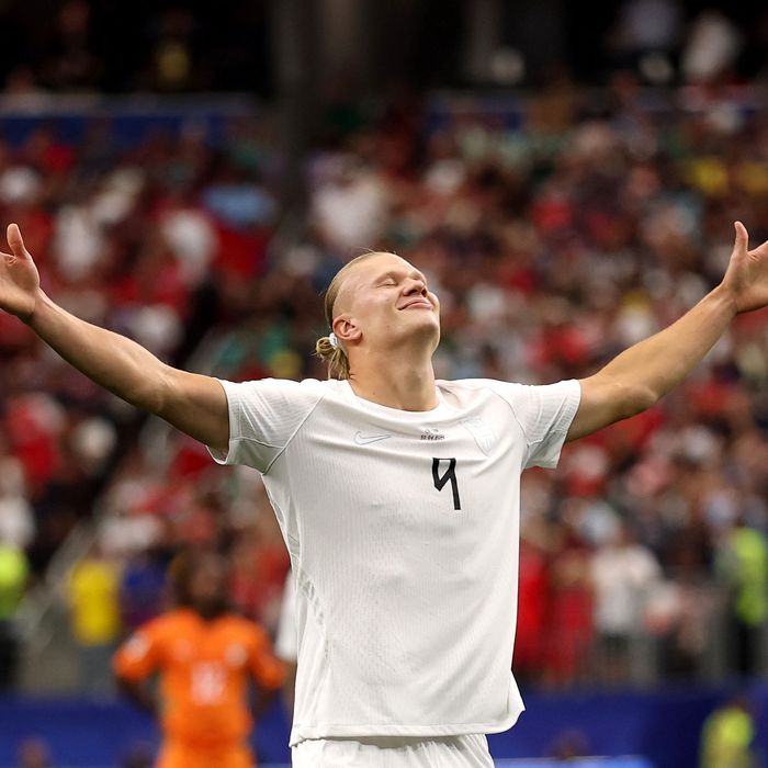 Haaland celebra su gol con Noruega, 30 de junio de 2026