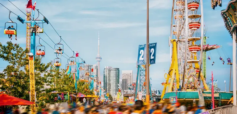 La CNE : le grand rituel de fin d'été à Toronto