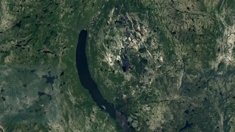 Il cherchait un camping au Québec, il a trouvé un cratère de 390 millions d'années